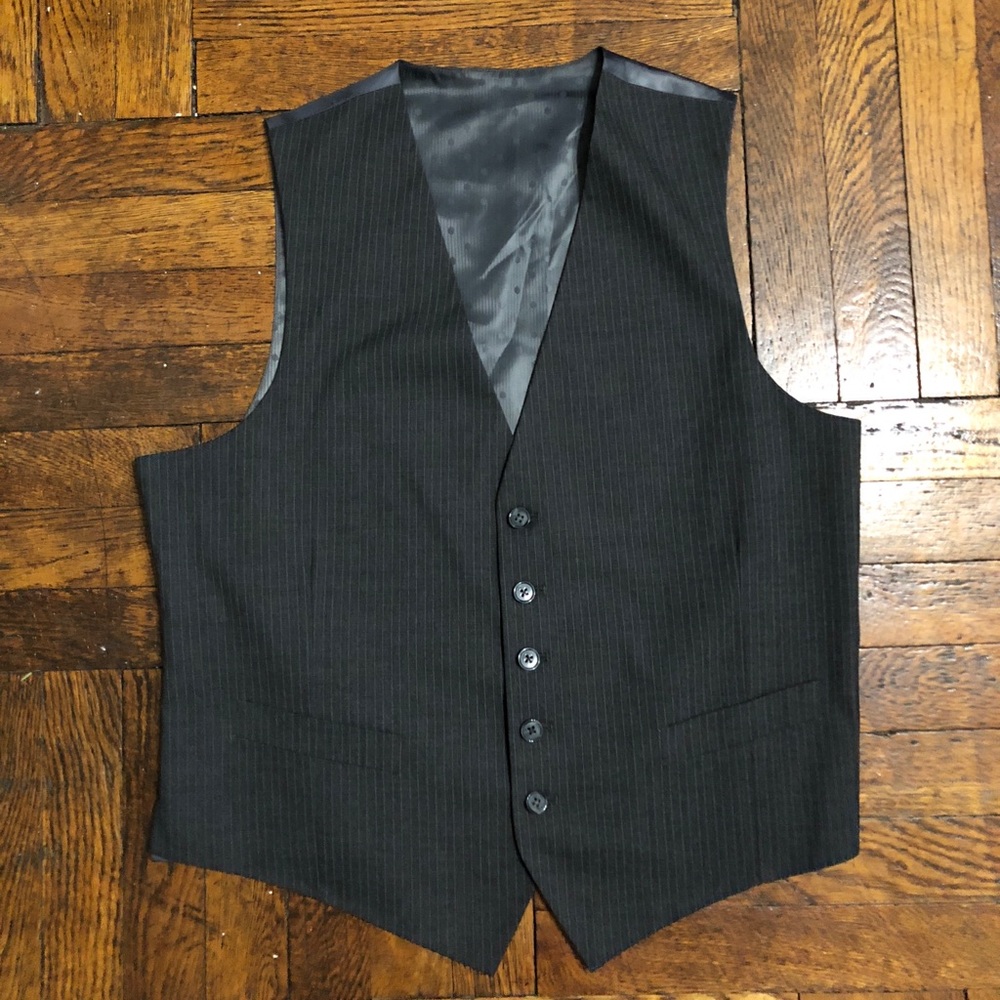 Vest size M